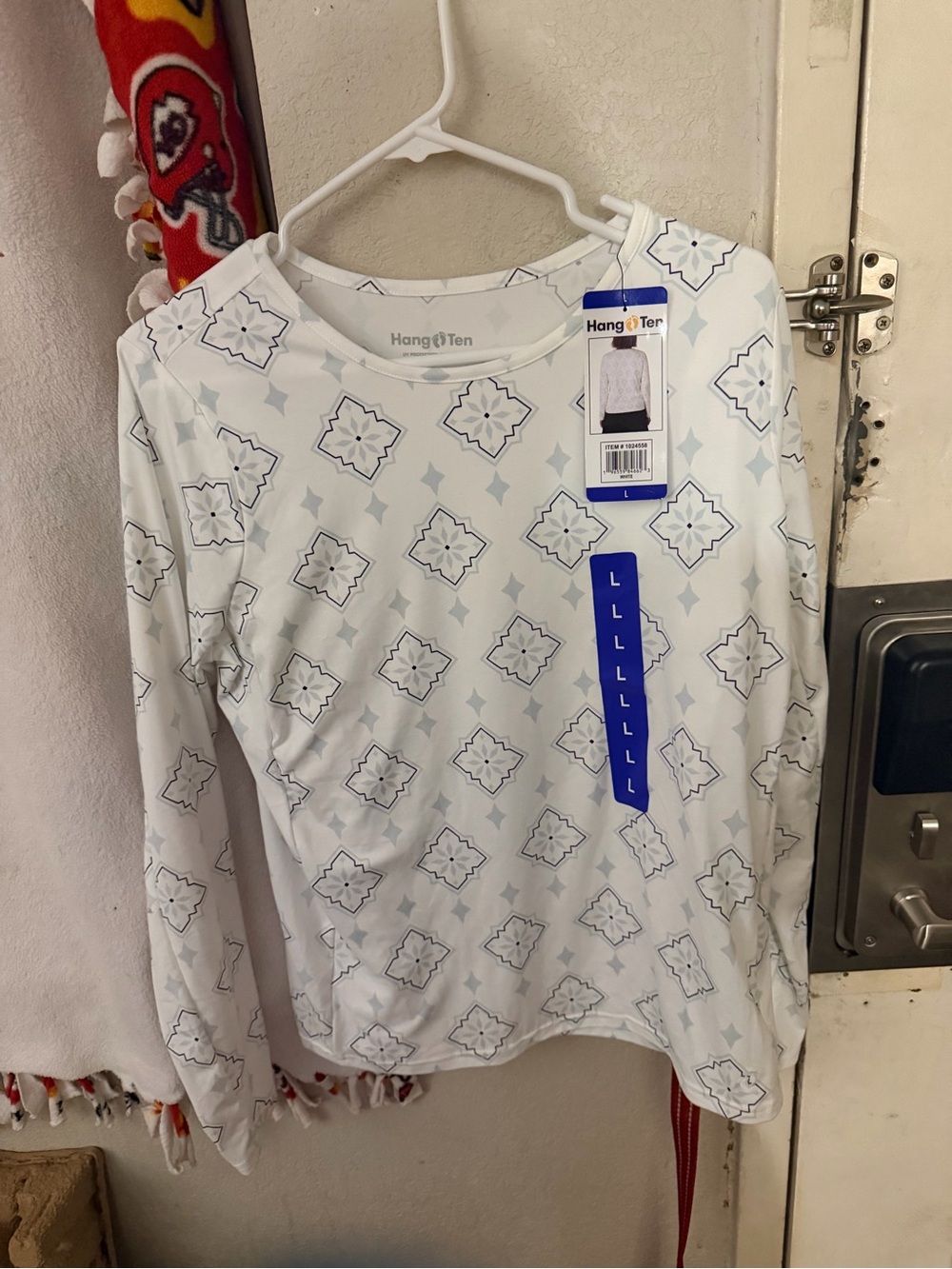 Hang Ten Women's White Long-Sleeve Geometric Print Top